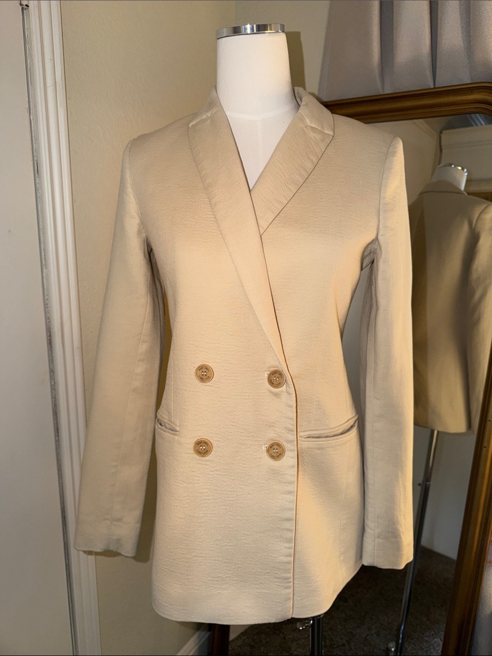 Saint + Sofia  BeigeTailored Blazer Jacket